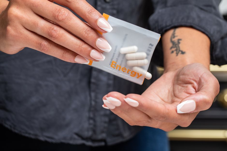 vitamin B12 energy fatigue supplements capsules
